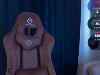 debugmee webcam model stream image