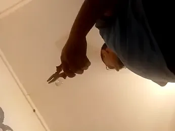 k1oudE webcam model stream image