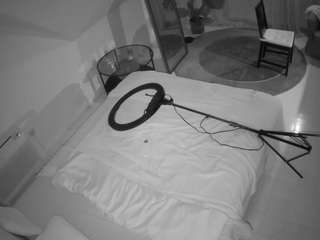 voyeurcam-julmodels-whitebed-4 webcam model stream image