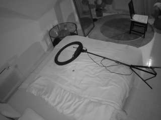 voyeurcam-julmodels-whitebed-4 webcam model stream image