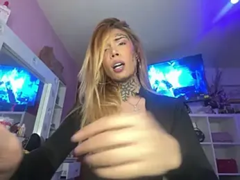 caroline_cossei webcam model stream image