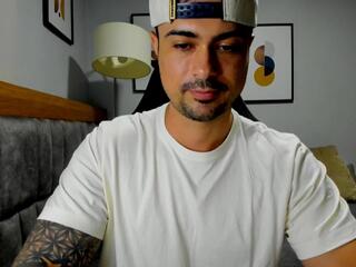 Wext webcam flirt4free model stream image