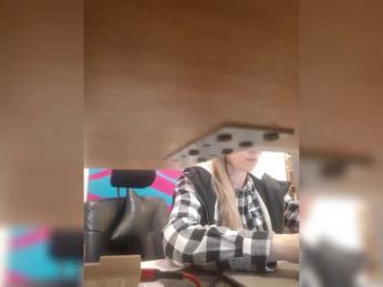 Xo4y-Tpax webcam model stream image