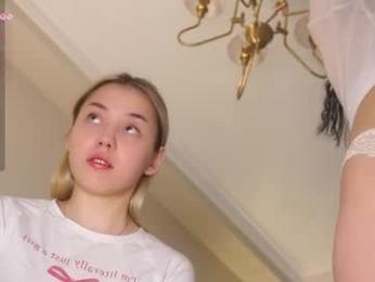 blue_bow webcam model stream image