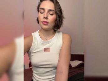 Milana_22 webcam model stream image