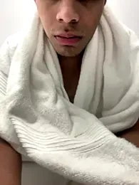 Isaacys webcam model stream image