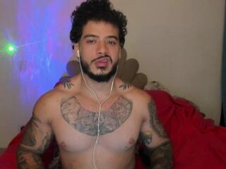 Tyler Thomson webcam model stream image