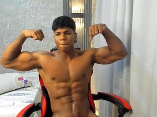 Dominnic Strong webcam model stream image