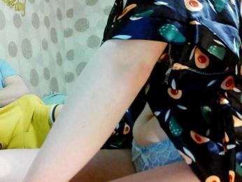 Pupsiki909 webcam bongacams model stream image