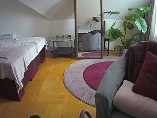 voyeurcam-julmodels-whitebed-6 webcam model stream image