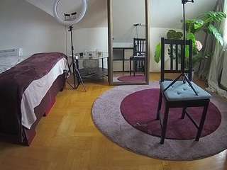voyeurcam-julmodels-whitebed-6 webcam model stream image