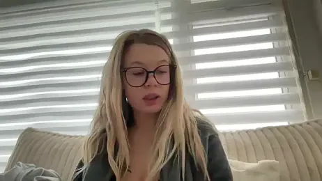 Isabunnyy webcam model stream image