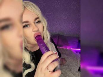 Milkkyy webcam model stream image