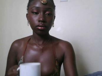 Boughie-birdy webcam bongacams model stream image