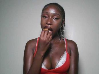 Boughie-birdy webcam bongacams model stream image