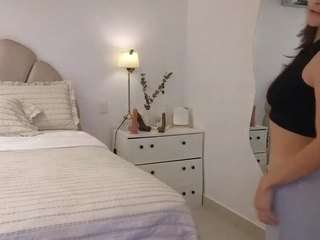 azaleiia webcam camsoda model stream image