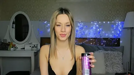 MiaBeeXX webcam model stream image