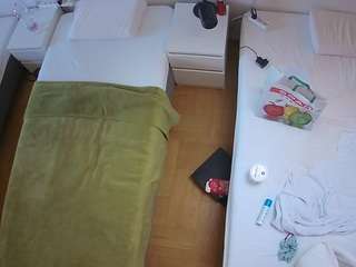 voyeurcam-julmodels-bed-5 webcam model stream image