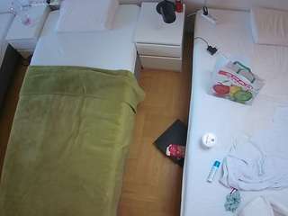 voyeurcam-julmodels-bed-5 webcam model stream image