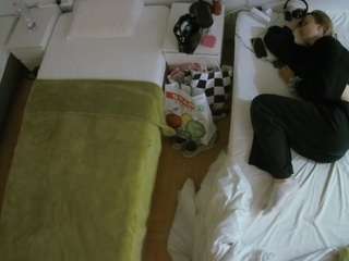 voyeurcam-julmodels-bed-5 webcam model stream image