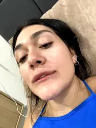 LaanaCooper webcam model stream image