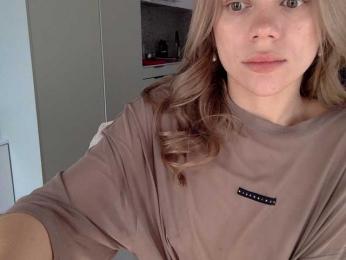 krazyBitch webcam model stream image