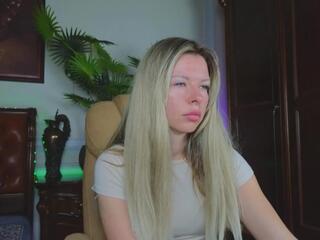 Luna Rishi webcam model stream image