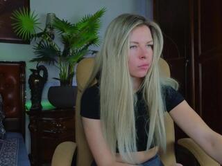 Luna Rishi webcam model stream image