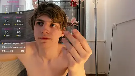 AvenGlow webcam model stream image