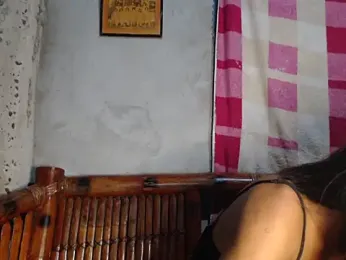 yourlovelymoreal webcam model stream image