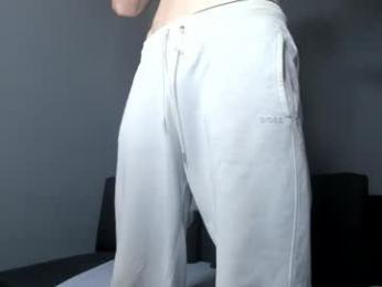 hotflirtyfella webcam model stream image