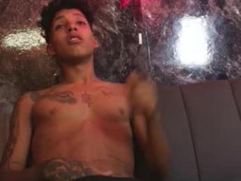 noah_smith77 webcam model stream image