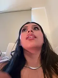 sweetAli_ webcam model stream image