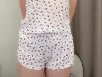 shy_schoolgirl_ webcam model stream image