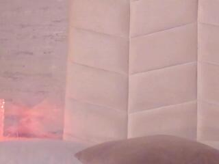 Leiza Thompson webcam model stream image