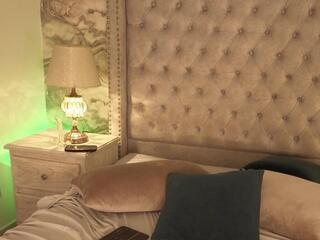 Leiza Thompson webcam model stream image