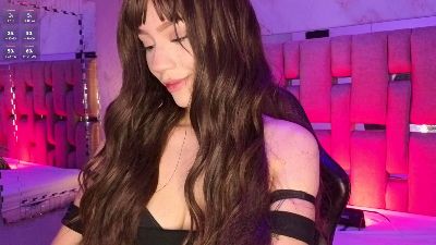 ZharaLux webcam model stream image