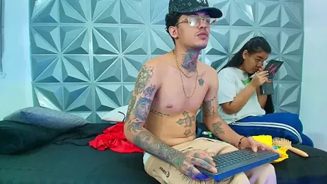 Aronjusting webcam model stream image