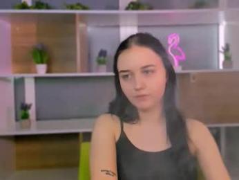 miki_ti webcam model stream image