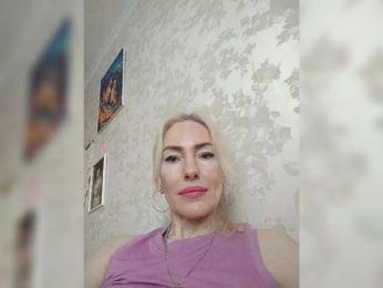 White00Pearl webcam model stream image