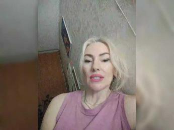 White00Pearl webcam model stream image