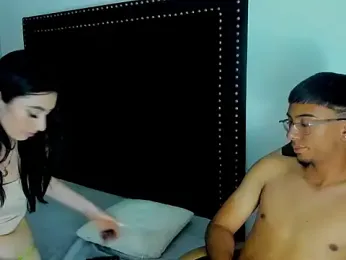 LoganNRose webcam model stream image