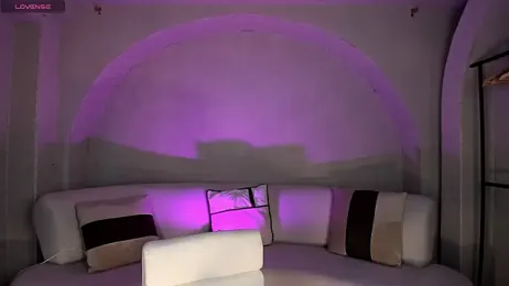 NiaHolland webcam model stream image