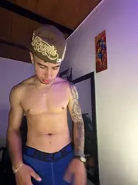 iNoah_sins webcam model stream image