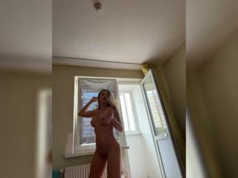 D-E webcam bongacams model stream image