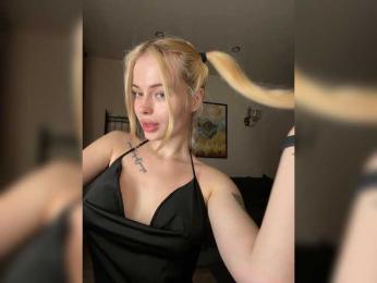 VladaMais webcam bongacams model stream image