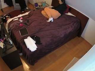 voyeurcam-julmodels-whitebed-2 webcam model stream image