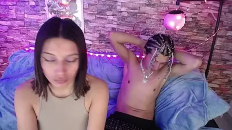 Bellaandvestiacs webcam model stream image