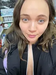 TheYourL webcam model stream image