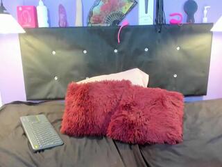 Kiara Velvet webcam model stream image